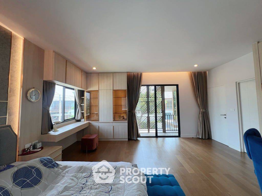picture Large 4-BR 380 Sqm House At Burasiri Pattanakarn (ID 3014182) - 30/50