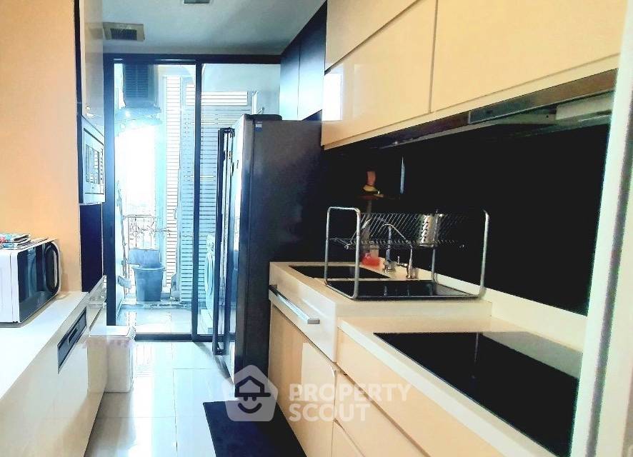 รูป ใกล้ BTS ปุณณวิถี เพียง 100 ม. | 2 ห้องนอน The Room Sukhumvit 62 (ID 3191740) - รูปที่ 3/10