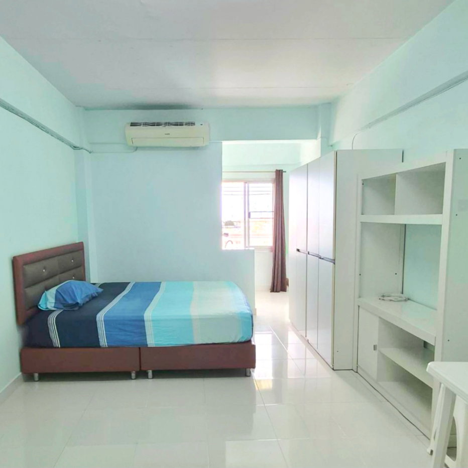 picture Condo for Sale — Pattanakarn Life Complex - 2/11