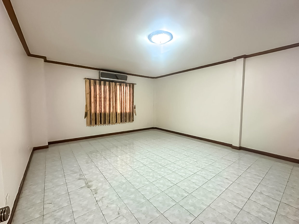 picture Spacious 2 Storey House for Rent Noen Plab Wan East Pattaya - 11/20