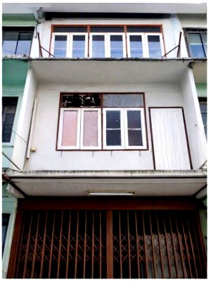 เช่าทาวน์โฮม กรุงเทพมหานคร : เช่า ทาวน์โฮม 3 ชั้น สีลม สาทร โรงพยาบาลเซนต์หลุยส์ 1.8 กม. Central พระราม 3  2.4 กม. 3 ห้องนอน 2 ห้องน้ำ