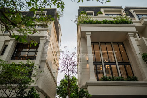 Luxury Townhome for sale at Silom Sathorn