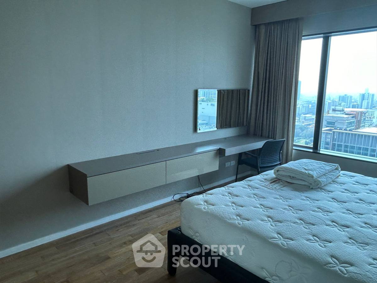 picture 200m From BTS Chit Lom | 1-BR At The Royal Maneeya Condominium (ID 2286910) - 3/16