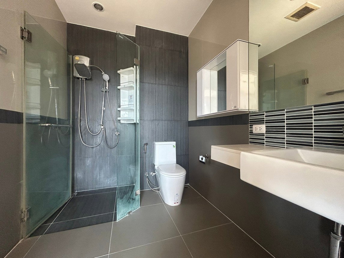 picture 🔥 Great-value condo for sale at Chewathai Ramkhamhaeng | Near MRT Hua Mak - 4/7