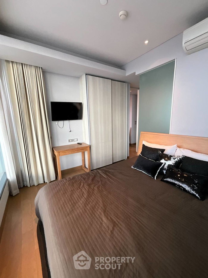 picture 39th-Floor 2-BR At The Lumpini 24 Near BTS Phrom Phong (ID 2830532) - 10/17