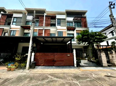 Townhouses for sale Bang Khae : For Sales The Idol 2 Petchkasem 68 3-story townhome Unit 8/50 (Near Bang Khae BTS station)