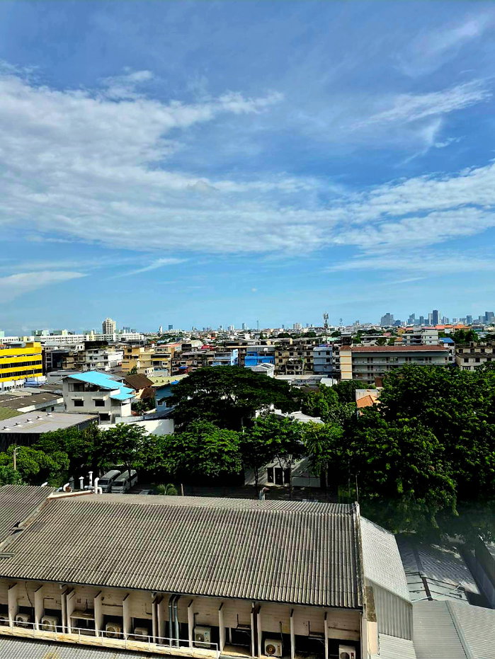 picture Condo for Sale — Pattanakarn Life Complex - 10/11