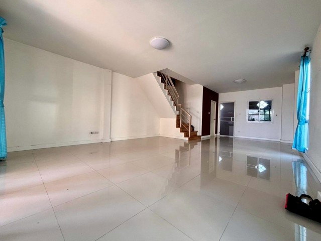 รูป บ้านสไตล์รีสอร์ท ศรีราชา 2-3 นอน 2 น้ำ 20 ตร.ว. ใกล้สวนสัตว์เสือศรีราชา 930 ม. เปิดซิง 2-3นอน 2น้ำ 20 ตร.ว. 160 ตร.ม เจปาร์ค 3.8 กม. - รูปที่ 6/8