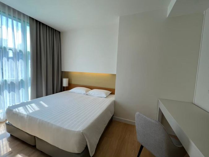3-bed condo for rent, 200 sqm, Chatrium Riverside Condomimium