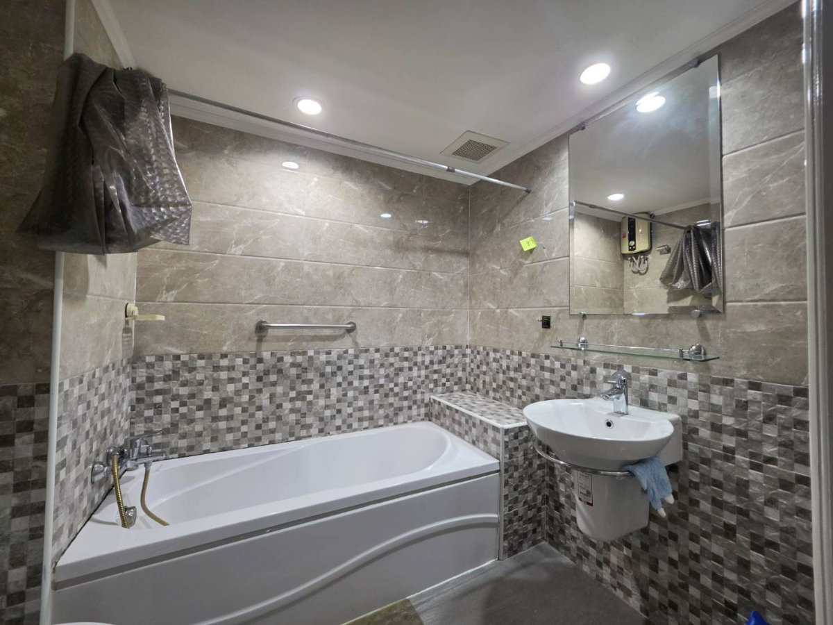 picture Riverside Penthouse Condo with an Unobstructed 180° Panoramic Chao Phraya River View! Spacious Corner Unit at an Affordable Price. - 6/14