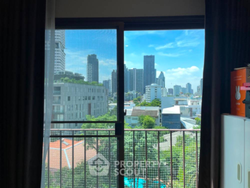 picture 1-BR Condolette Dwell Sukhumvit 26 Near BTS Phrom Phong (ID 1398732) - 2/8