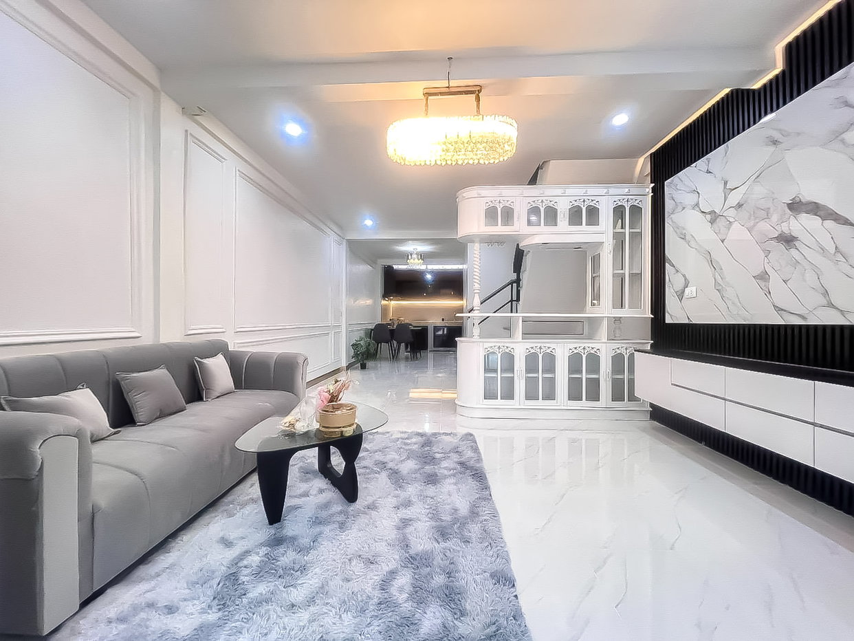รูป Stylish Townhouse for Sale Noen Plub Wan Pattaya 2 Bedroom - รูปที่ 1/13