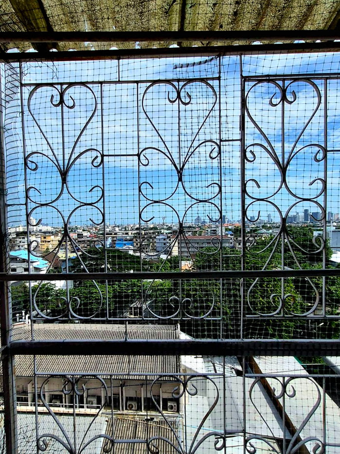 picture Condo for Sale — Pattanakarn Life Complex - 9/11