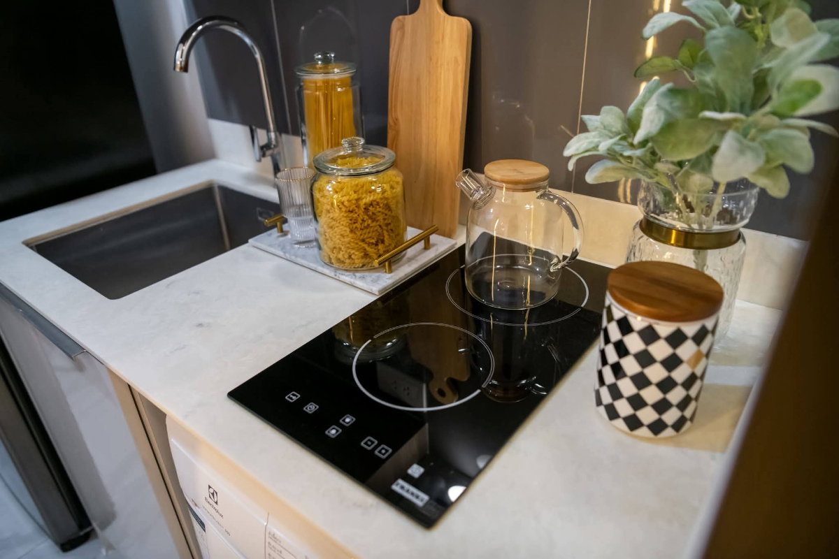 picture IDEO MOBI ASOKE  Newly Renovated Large Studio | 29 Sq.m. | 22,000 THB/Month - 12/13
