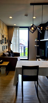 Condos for sale 700 Year Sports Arena Chiang Mai : Condo for sale  in Palm Springs Nimman Areca  Prime location for living and investment.