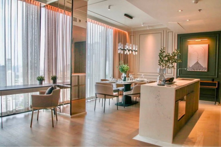 รูป 🏢 Celes Asoke luxury condo  | BTS อโศก | 3 ห้องนอน+ห้องแม่บ้าน  - รูปที่ 2/11