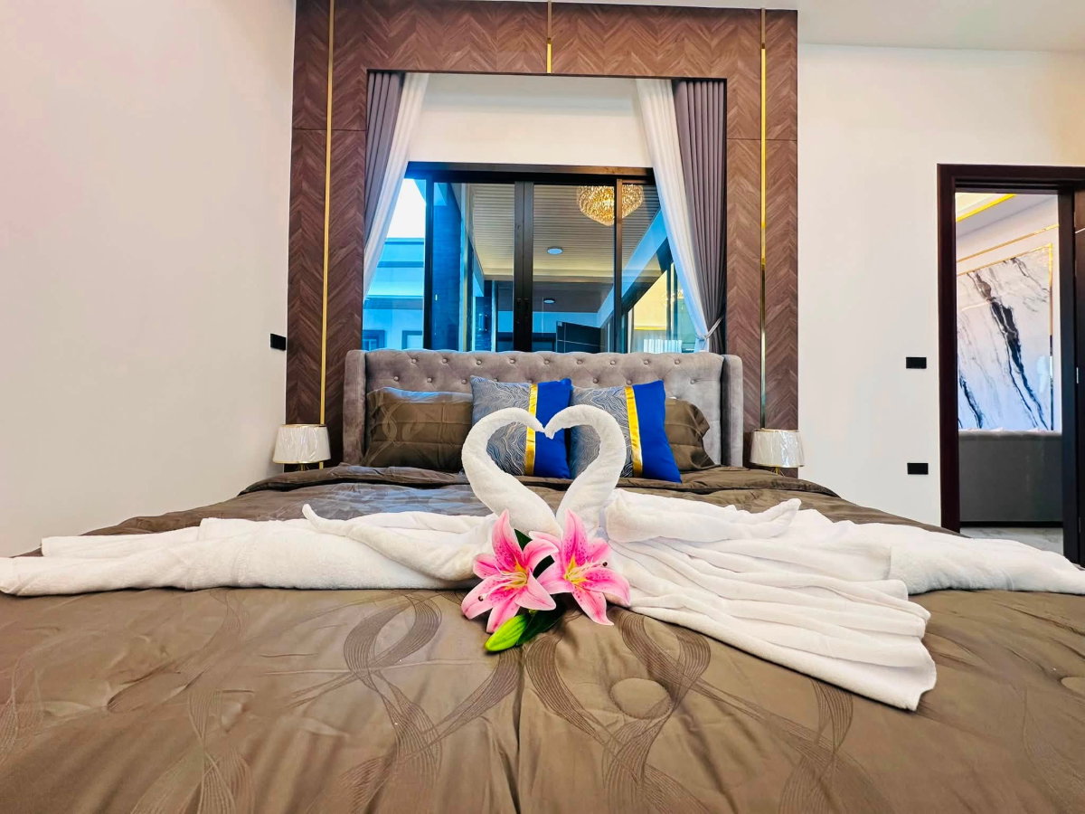 picture  Luxury Modern Pool Villa for Sale  # Pong, Pattaya, Thailand - 15/40