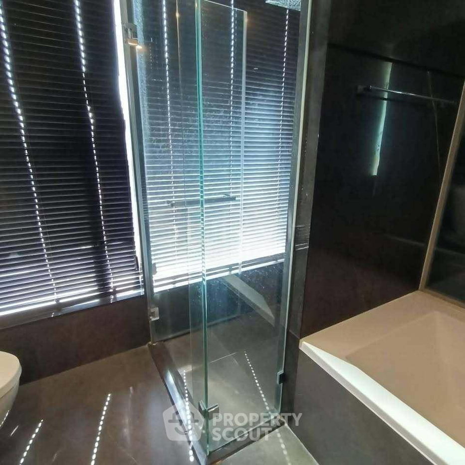 picture 20th-Floor 2-BR The Esse At Singha Complex, 100m To MRT Phetchaburi (ID 3202350) - 8/12