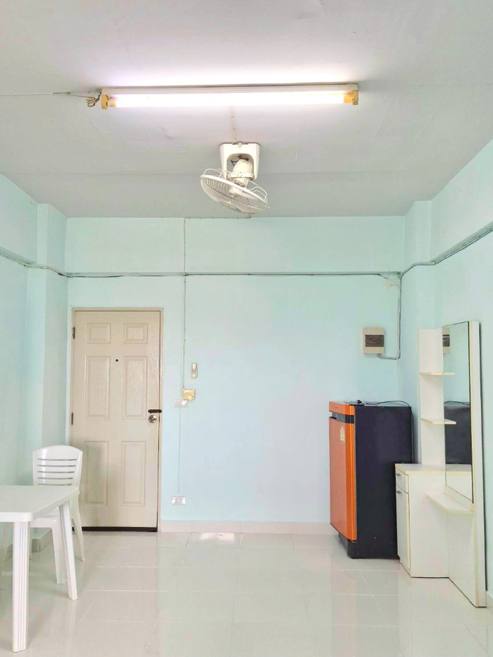picture Condo for Sale — Pattanakarn Life Complex - 5/11
