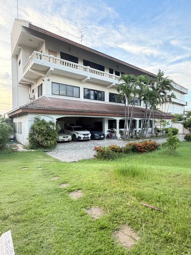 11-bed house for sale, 800 sq wah, Bang Phlat