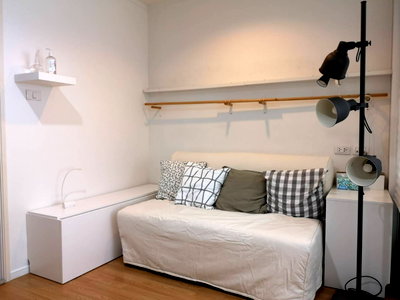 Condos for rent : Fully furnished room for rent , near ARL and MRT Huamak station