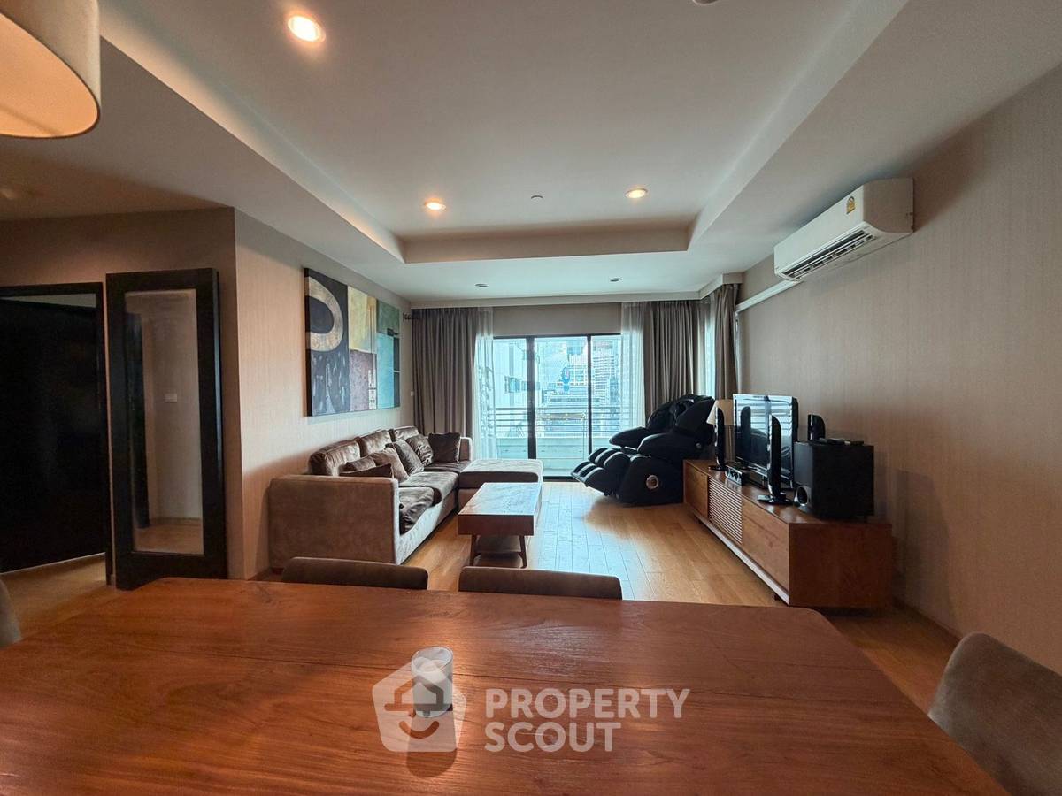 picture 2-BR 78 Sqm, 25th-Floor Condo At Sathorn Gardens Near MRT Silom (ID 944567) - 2/12