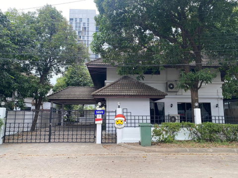 🏢🏡 ให้เช่า บ้านเดี่ยว Home Office ทำเลทอง “ประชาอุทิศ – เหม่งจ๋าย – เลียบด่วนรามอินทรา” 12 ห้องอเนกประสงค์ 6 ห้องน้ำ