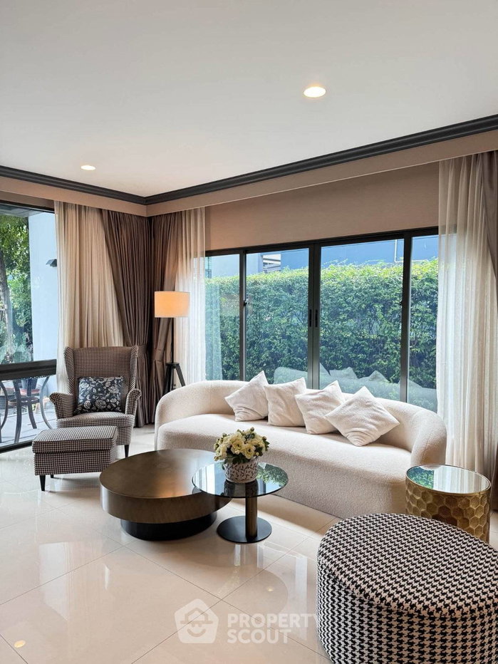picture Spacious 4-BR 273 Sqm House At Setthasiri-Krungthep Kreetha 2 (ID 3199509) - 1/11