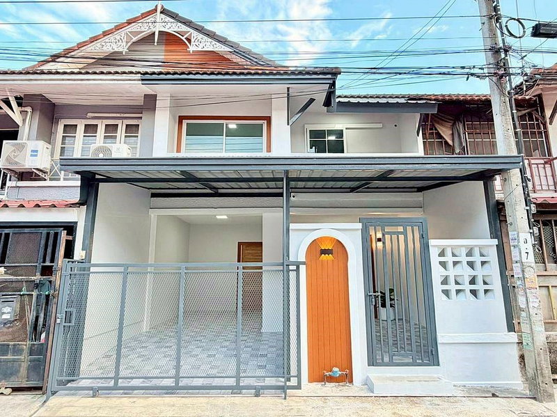 ขายทาวน์โฮม : MO.  เพียง 1,790,000 บาท  บ้านสวย 3 ห้องนอน  หมู่บ้านพฤกษา 3  ถนนวัดลาดปลาดุก  บางบัวทอง