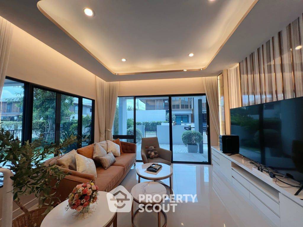 picture Large 4-BR 380 Sqm House At Burasiri Pattanakarn (ID 3014182) - 4/50