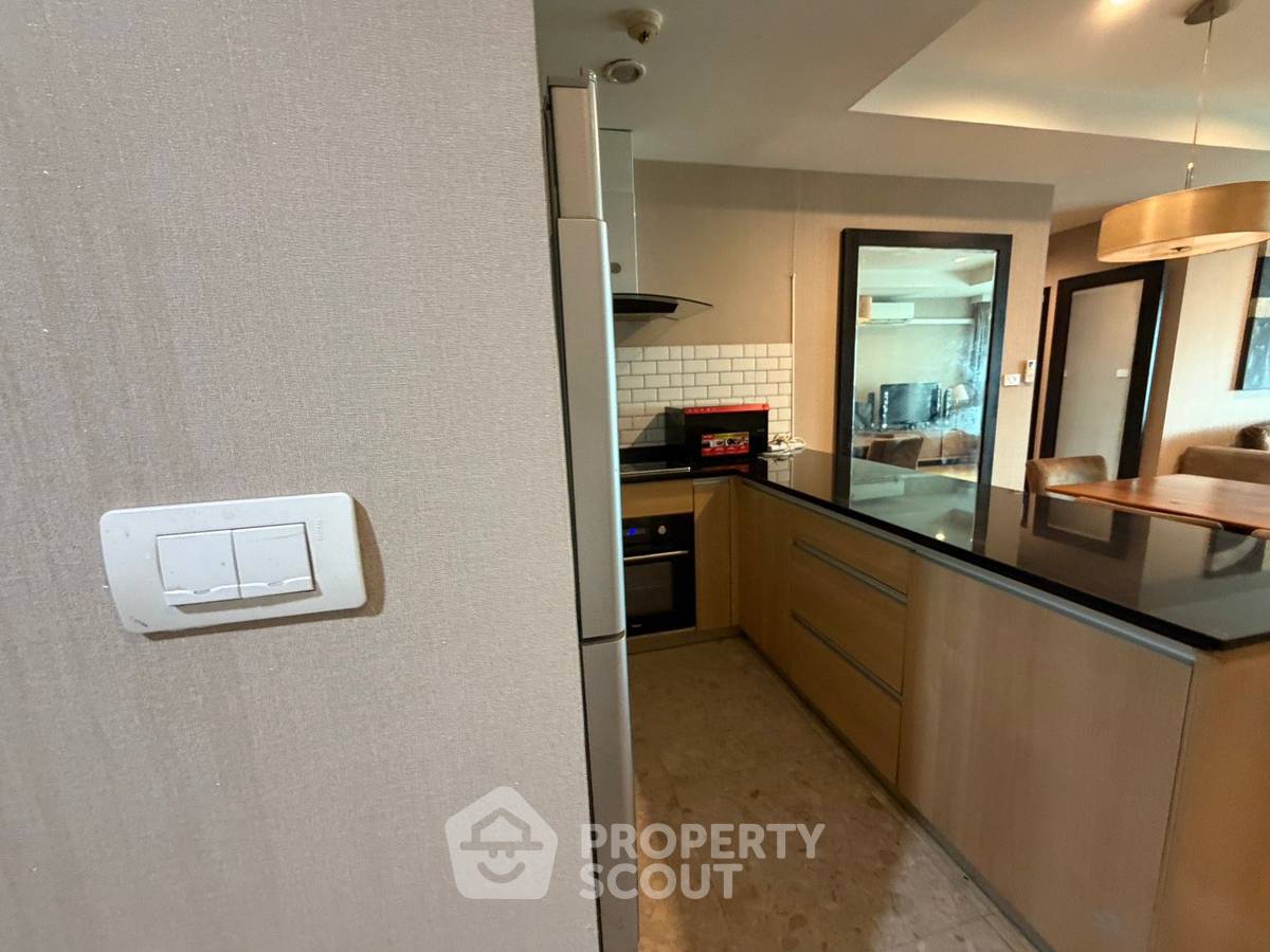 picture 2-BR 78 Sqm, 25th-Floor Condo At Sathorn Gardens Near MRT Silom (ID 944567) - 4/12