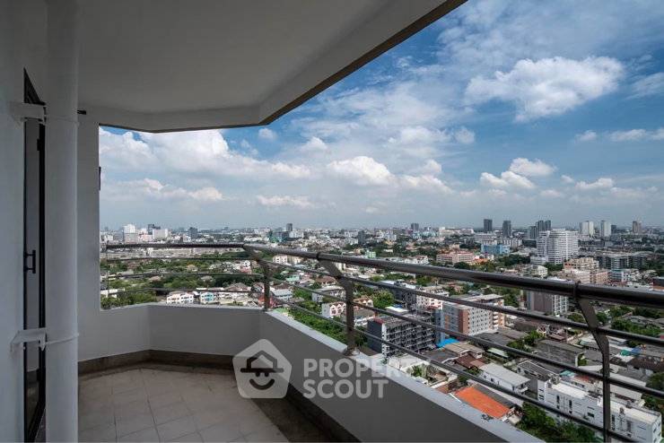 picture 22nd-Floor 2-BR Sarin Place Condominium Near BTS Ratchayothin (ID 3199915) - 6/16
