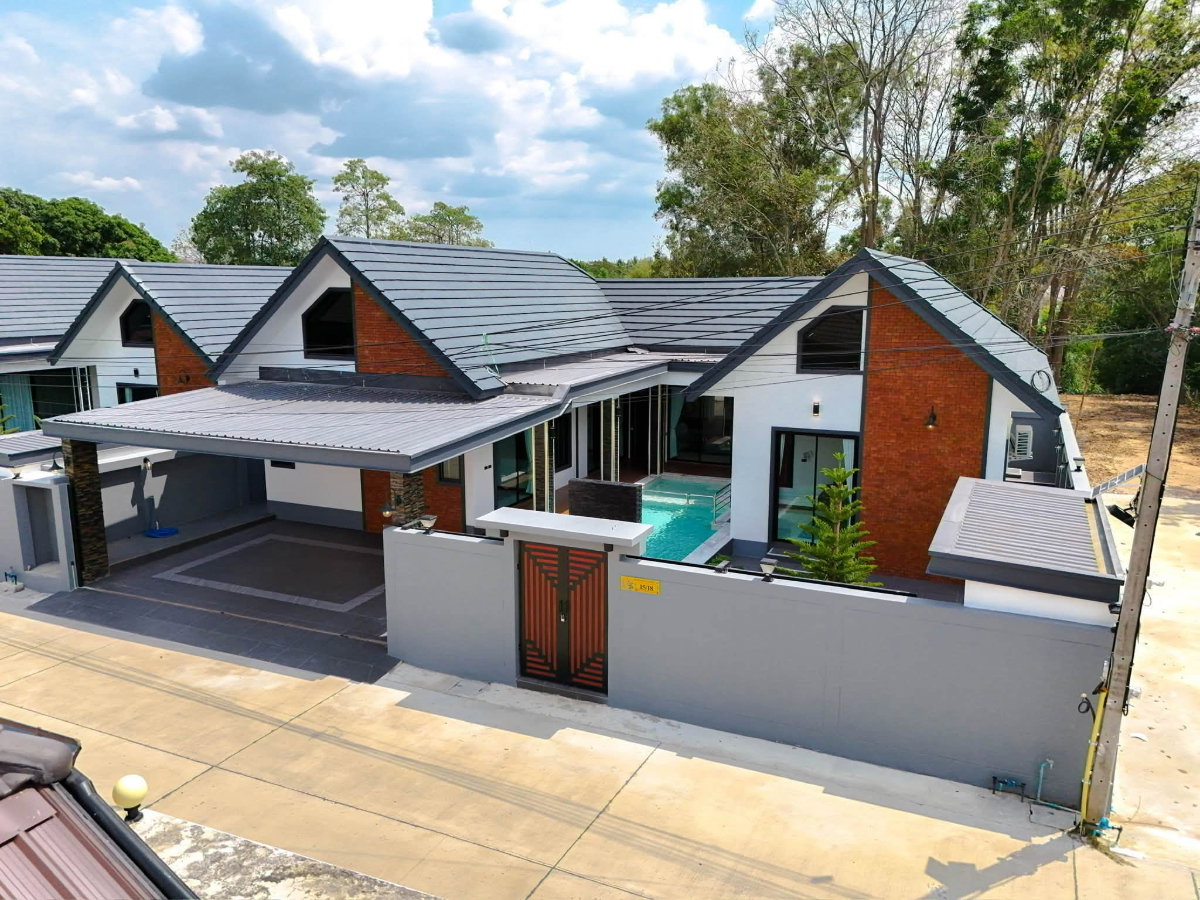 picture  Luxury Modern Pool Villa for Sale  # Pong, Pattaya, Thailand - 39/40
