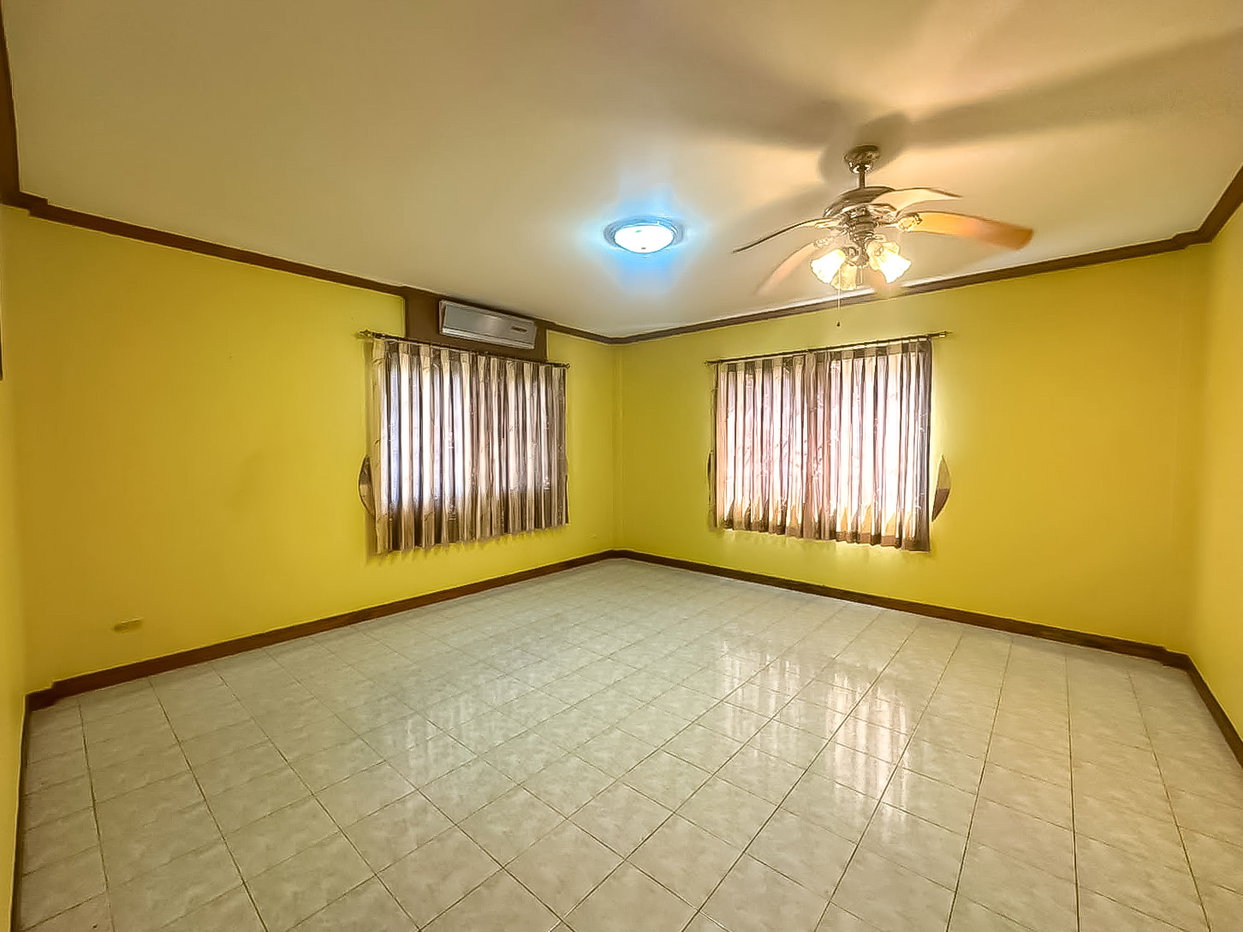 รูป Spacious 2 Storey House for Sale Noen Plab Wan East Pattaya - รูปที่ 10/20