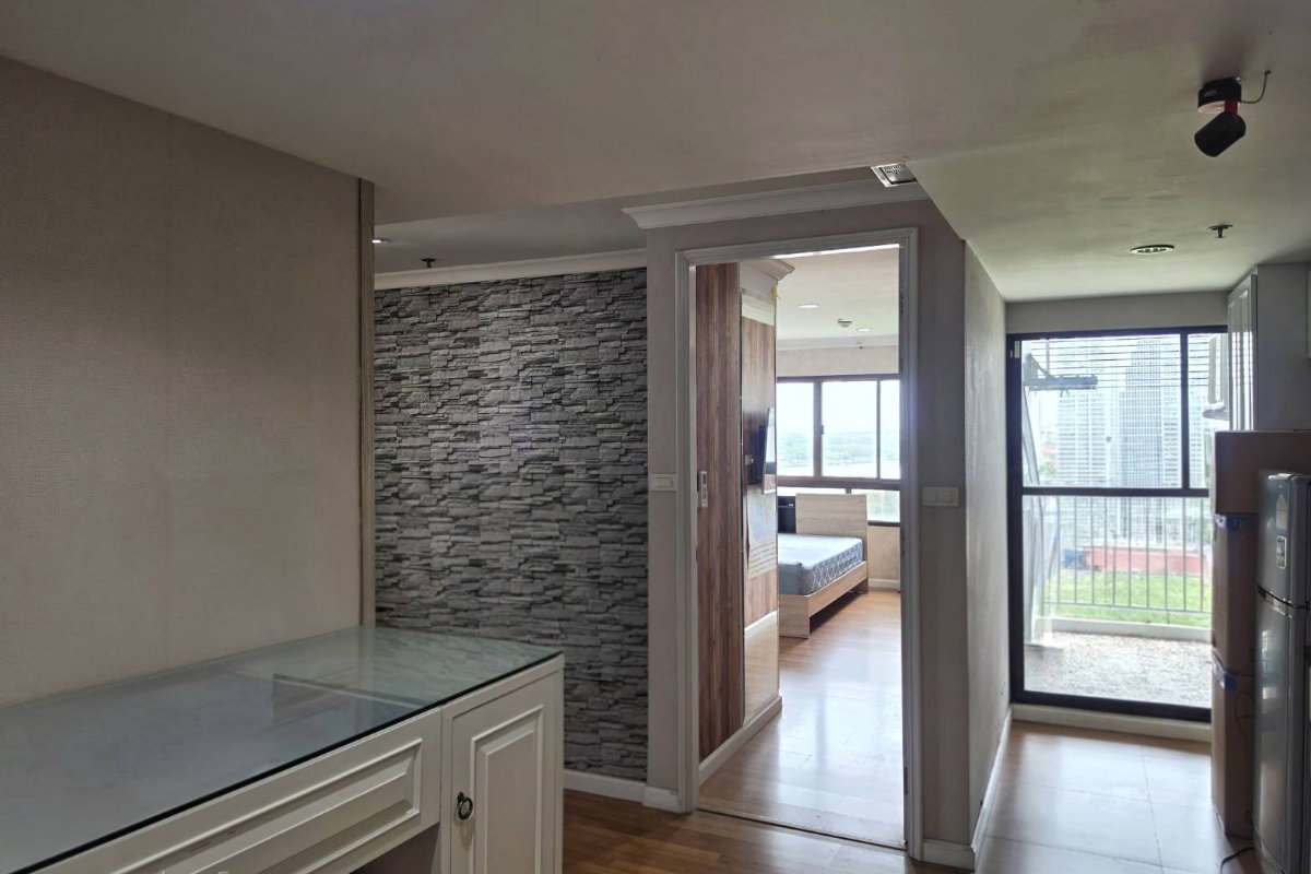 picture Riverside Penthouse Condo with an Unobstructed 180° Panoramic Chao Phraya River View! Spacious Corner Unit at an Affordable Price. - 11/14