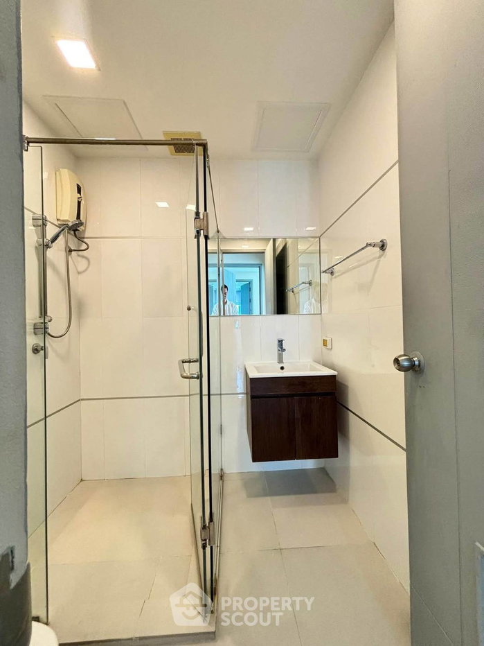 picture 24th-Floor 2-BR Condo At Thru Thonglor, Bang Kapi (ID 3201580) - 9/11