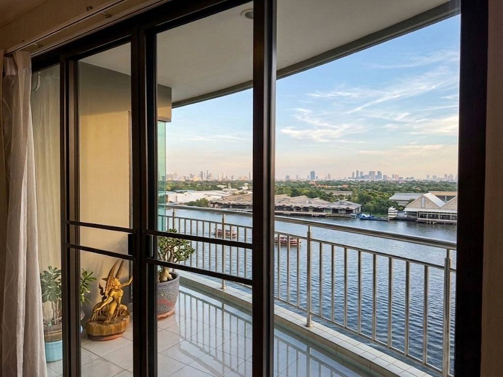 picture Riverside Penthouse Condo with an Unobstructed 180° Panoramic Chao Phraya River View! Spacious Corner Unit at an Affordable Price. - 3/14