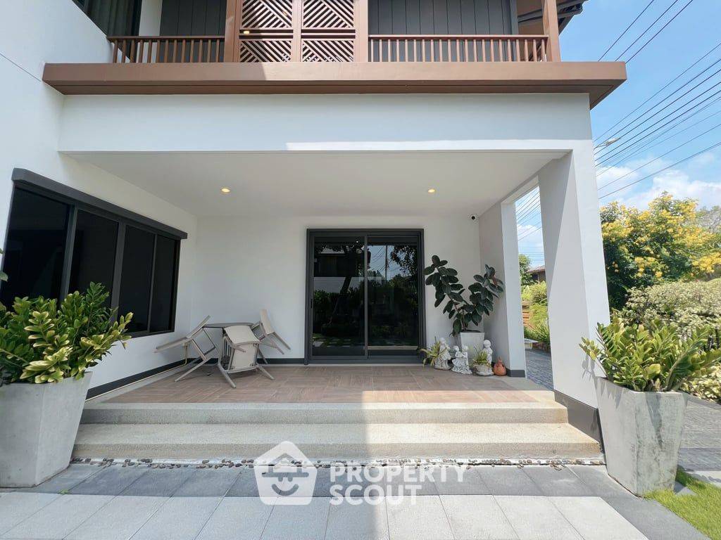 picture Large 4-BR 380 Sqm House At Burasiri Pattanakarn (ID 3014182) - 3/50