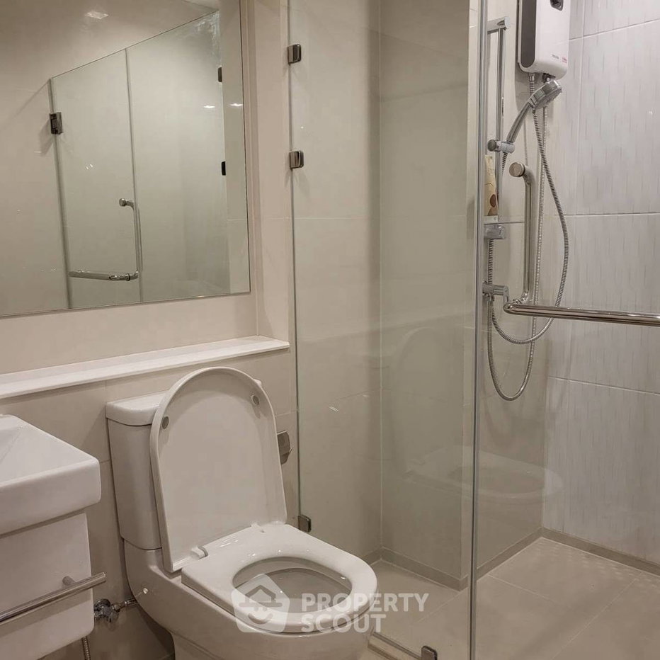 picture 1-BR Condo At Life One Wireless Near BTS Phloen Chit (ID 3203075) - 2/5