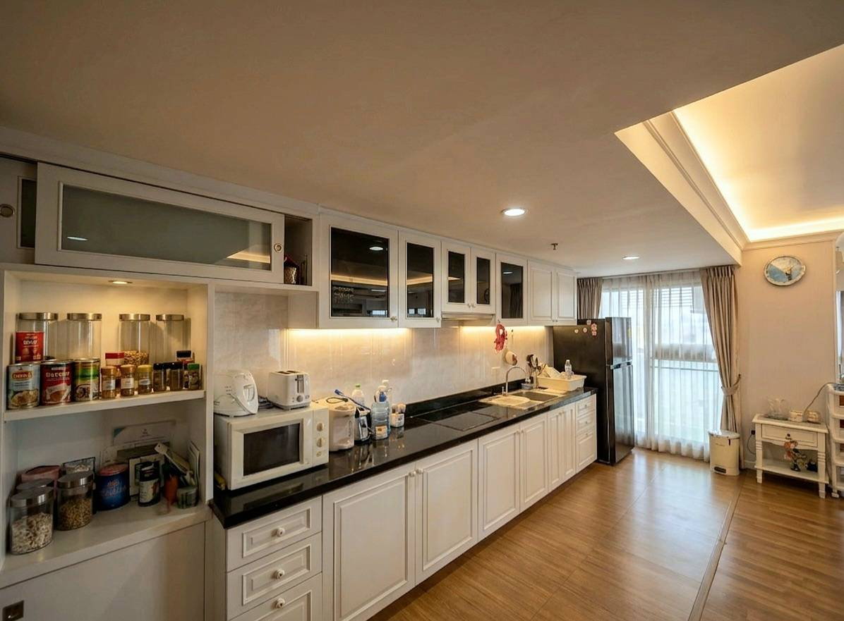 picture Riverfront Penthouse at Lumpini Place: Panoramic 180° Chao Phraya River View (188.44 sq.m.). - 5/11