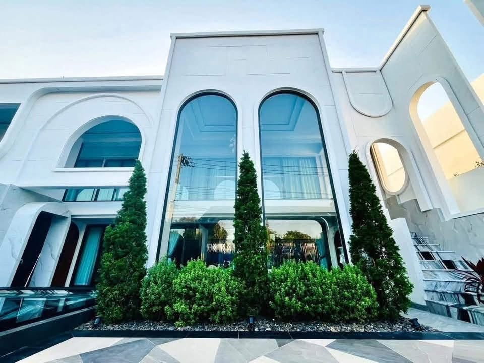 picture Luxury 3 Pool Villas Project for Sale Pattaya - 1/32