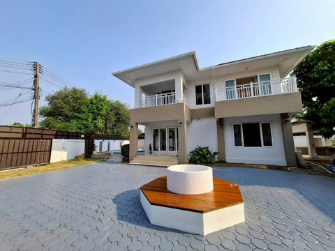 🏡✨ For Rent: Modern Two-Storey Pool Villa in Saraphi ✨🏡