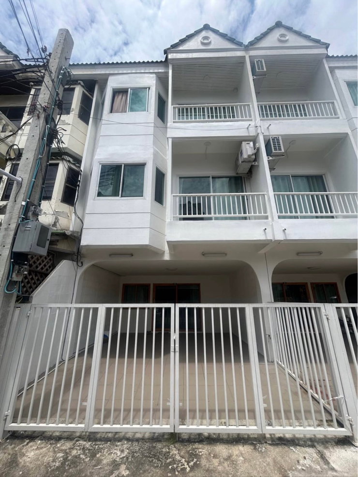 ปล่อยเช่าทาวน์โฮม3ชั้น ซอยเรวดีฝั่งตรงข้ามเซนทรัลนอร์ทวิลล์