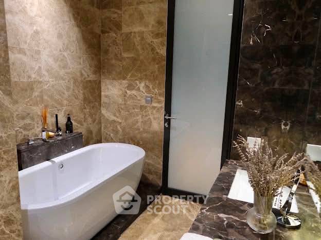 รูป คอนโด 2 ห้องนอน ขนาด 90 ตร.ม. ที่ 28 Chidlom ใกล้ BTS ชิดลม (ID 3203764) - รูปที่ 12/13