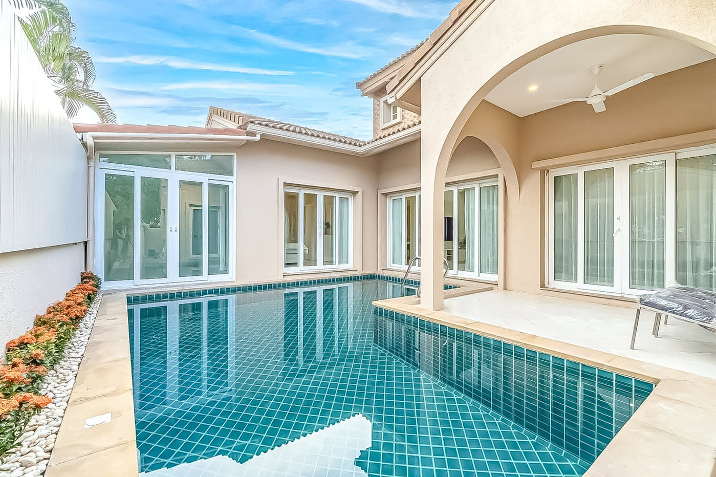 picture Modern Pool Villa for Rent Chaiyaphrue East Pattaya 3Bedrooms - 9/10