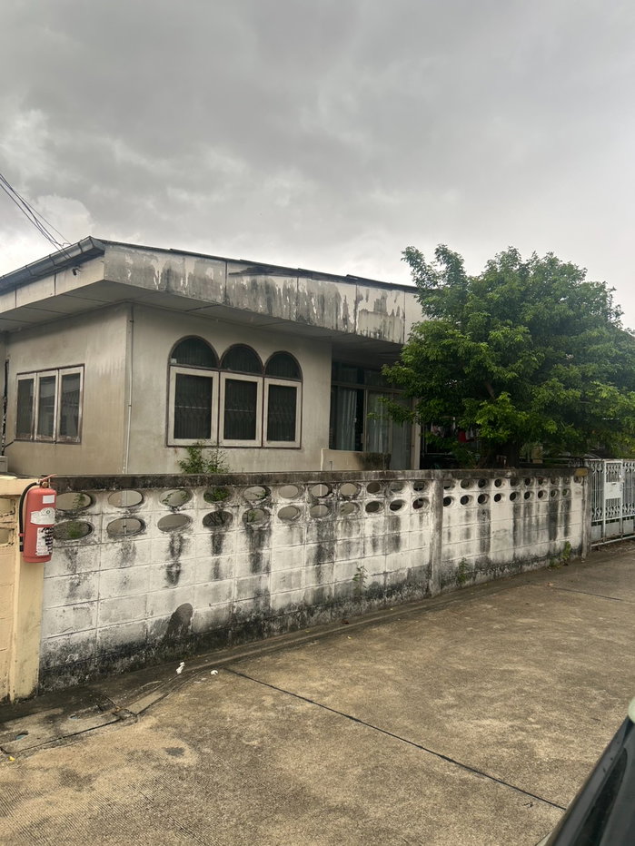 รูป ขายบ้านเดี่ยวชั้นเดียวตามสภาพ ประชาชื่น 38 ขนาด 50 ตร.ว. 3 ห้องนอน ราคา 4 ล้านบาท - รูปที่ 2/3