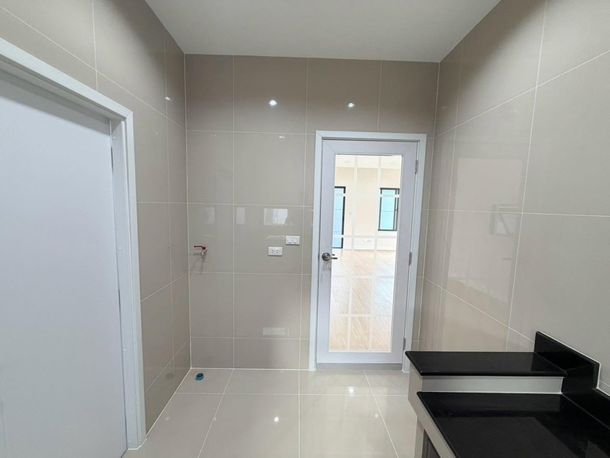 รูป 🏡🔥 บ้านเดี่ยวหลังมุม สวยพร้อมอยู่ | ติวานนท์–แจ้งวัฒนะ 💰 5.29 ล้าน | ฟรีโอน! | หน้าบ้านทิศใต้ ฟรีโอน!!! - รูปที่ 19/43