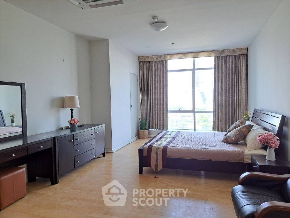 picture Spacious 1-BR 75 Sqm At Baan Sathorn Chaopraya Near BTS Krung Thon Buri (ID 3206813) - 16/19