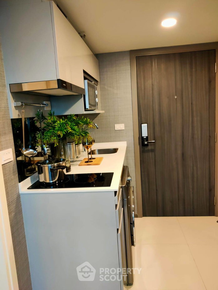 picture 16th-Floor 1-BR KnightsBridge Space Rama 9, 300m To MRT Phra Ram 9 (ID 3204691) - 5/11