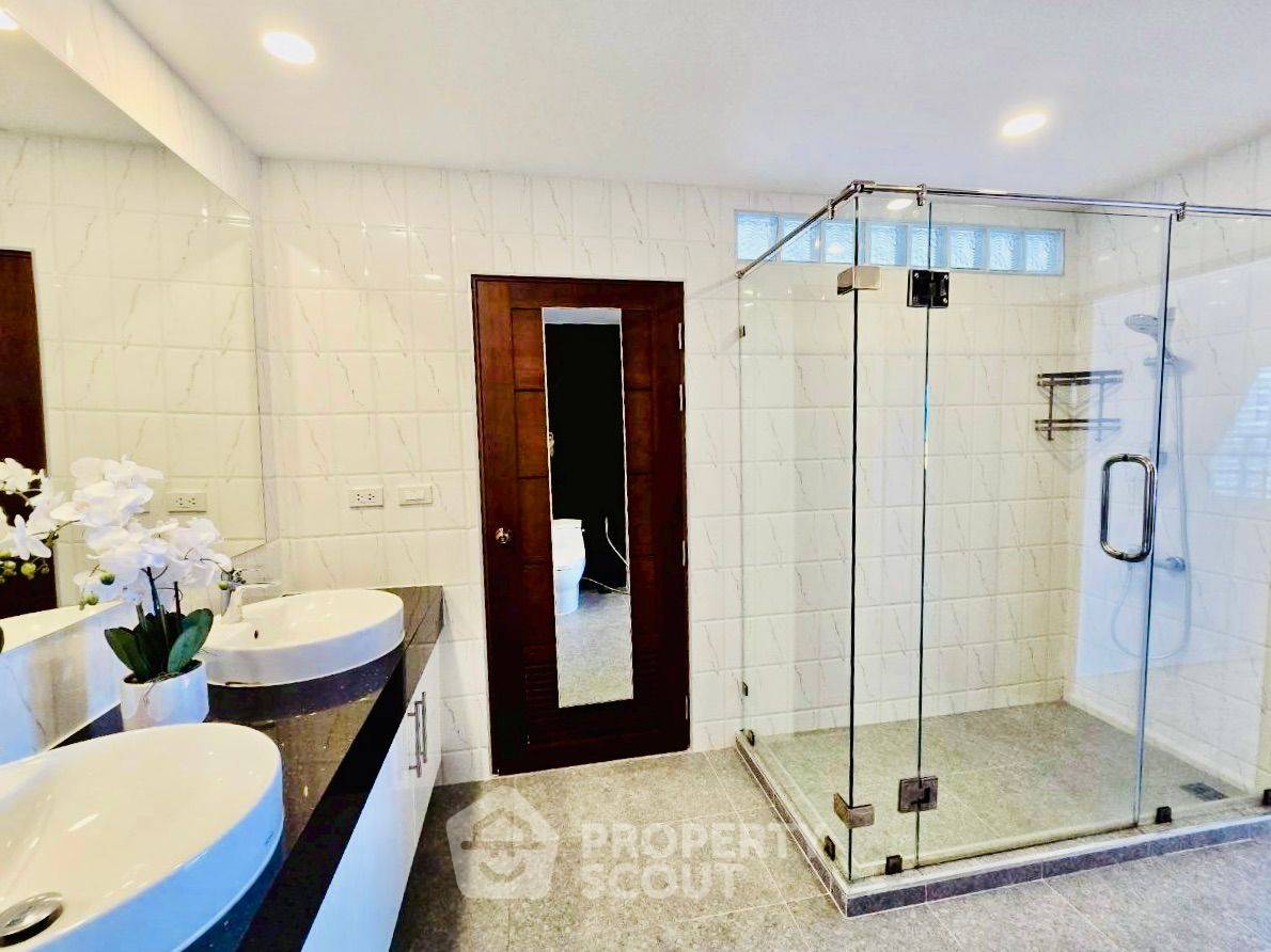 รูป คอนโด 1 ห้องนอน 108 ตร.ม. ชั้น 19 View Talay 6 Condominium (ID 3205960) - รูปที่ 8/12